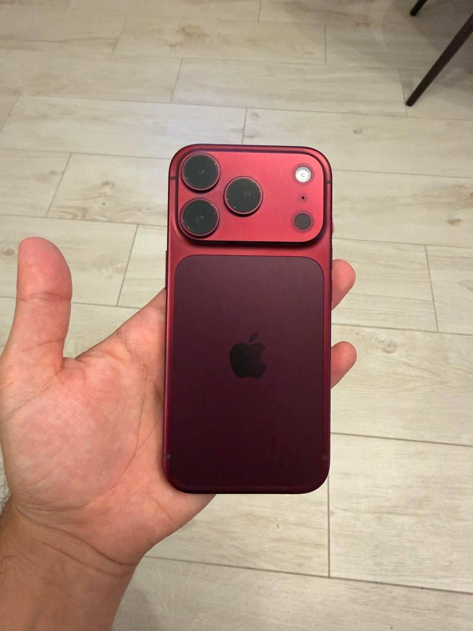 Бордовые iPhone 18 Pro ВЫЦВЕТАЮТ — владельцы жалуются, что к