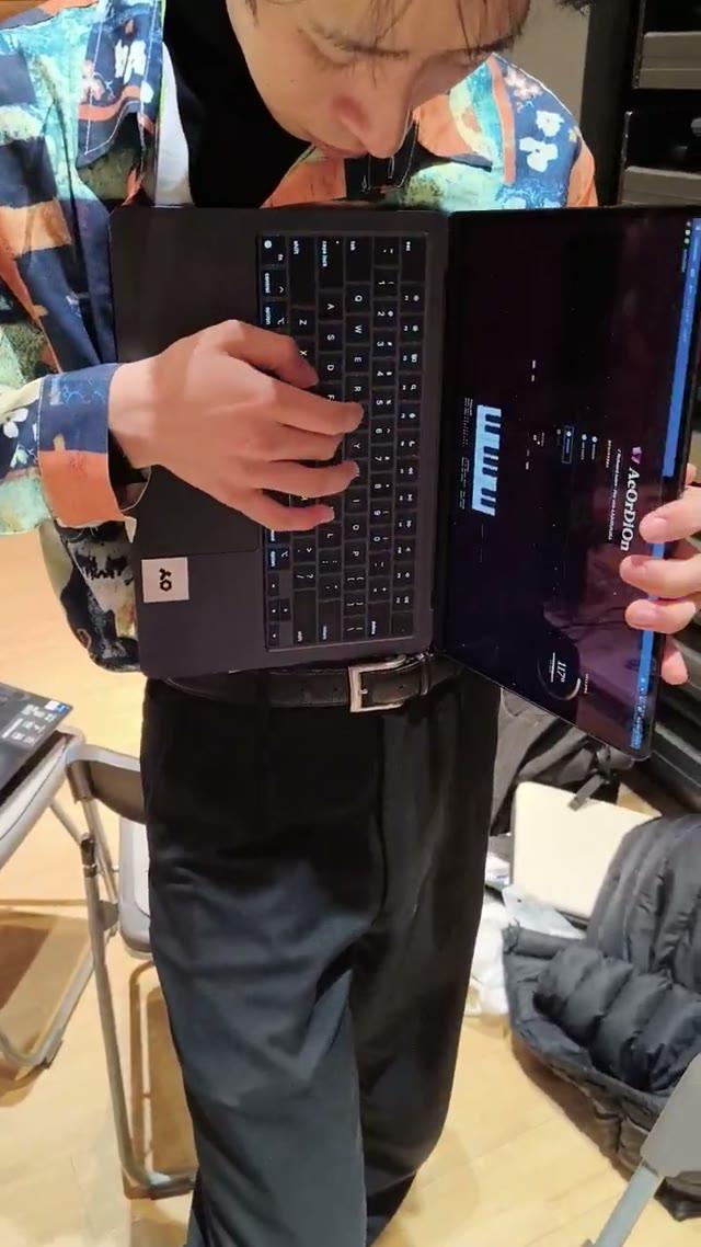 Макабоярд: как превратить MacBook в аккордеон с наклоном экрана — 1 из 2